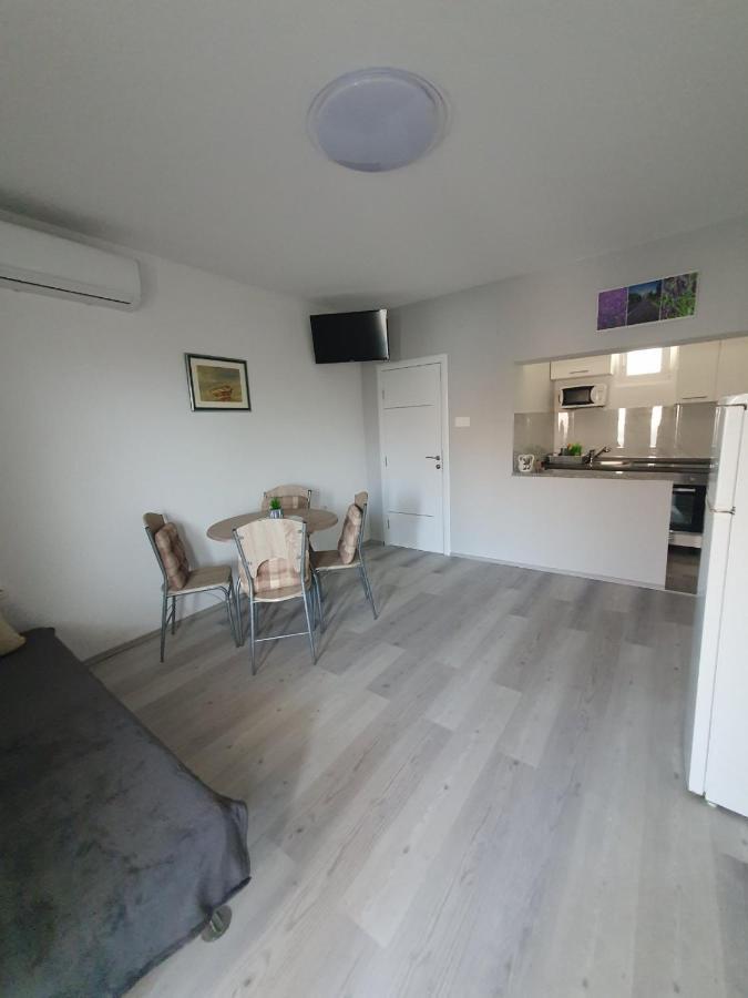 Apartments Nemcic 2 宁 外观 照片