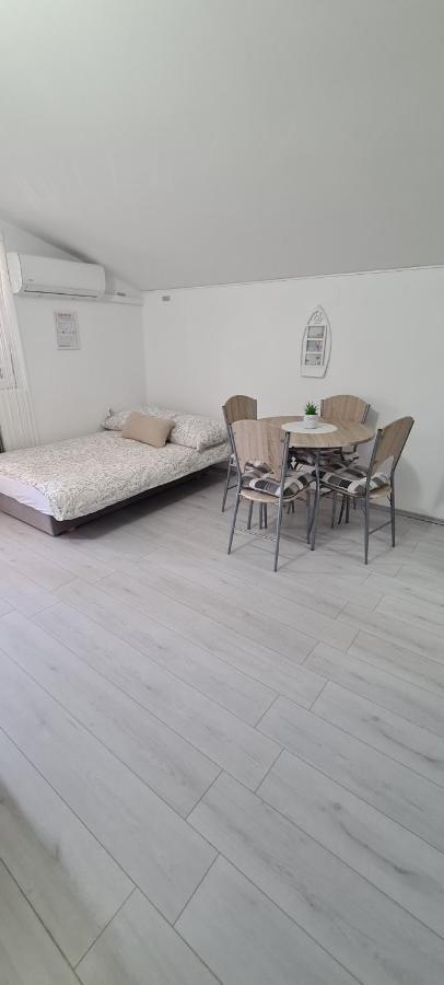 Apartments Nemcic 2 宁 外观 照片
